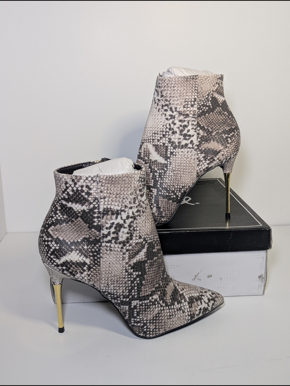 Qupid Snakeskin Ankle Boots Sz 6 NIB Pointy Toe Gold Stiletto High Heel Booties - Picture 2 of 9